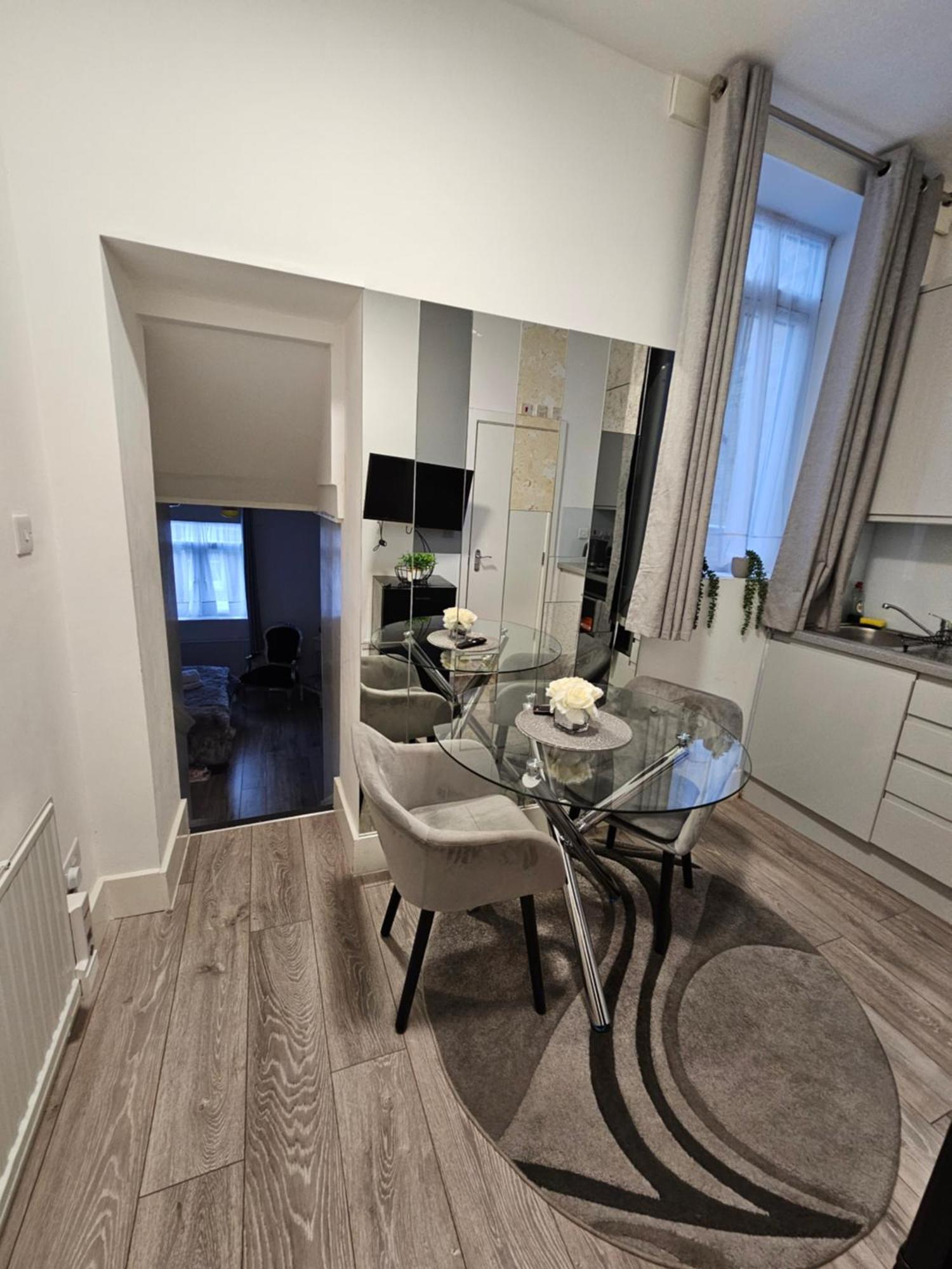 Large Studio Apartment 30 Mins To Oxford Street London Eksteriør bilde